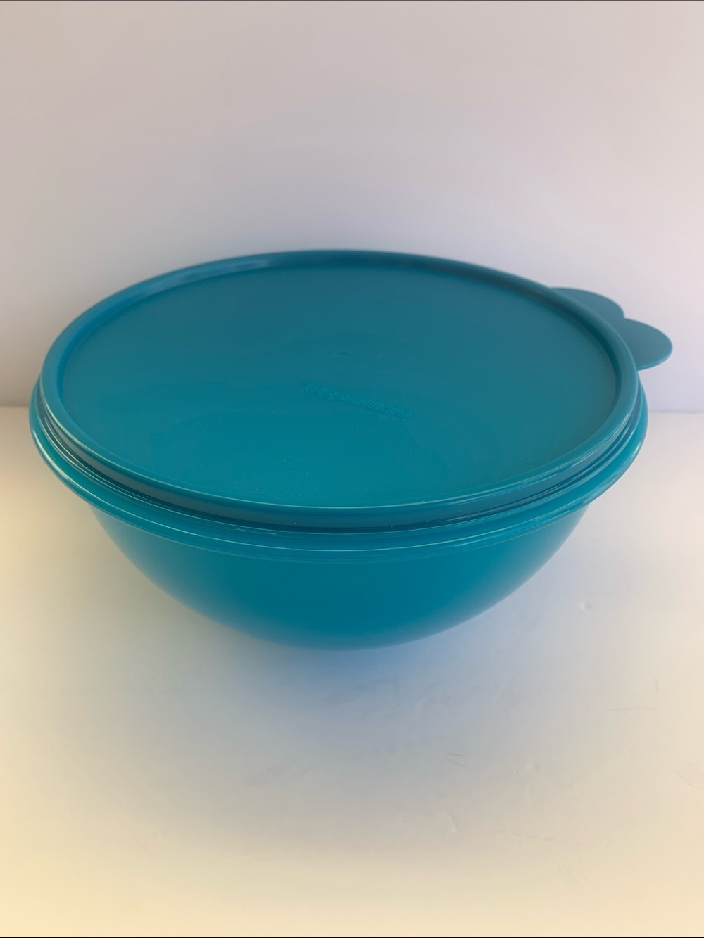 Tupperware Heritage Wonderlier Bowl Vintage 2L (8 3/4 Cups)  Blue  Color